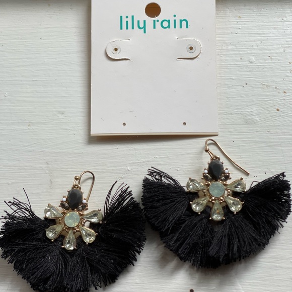 Earrings - Picture 2 of 3